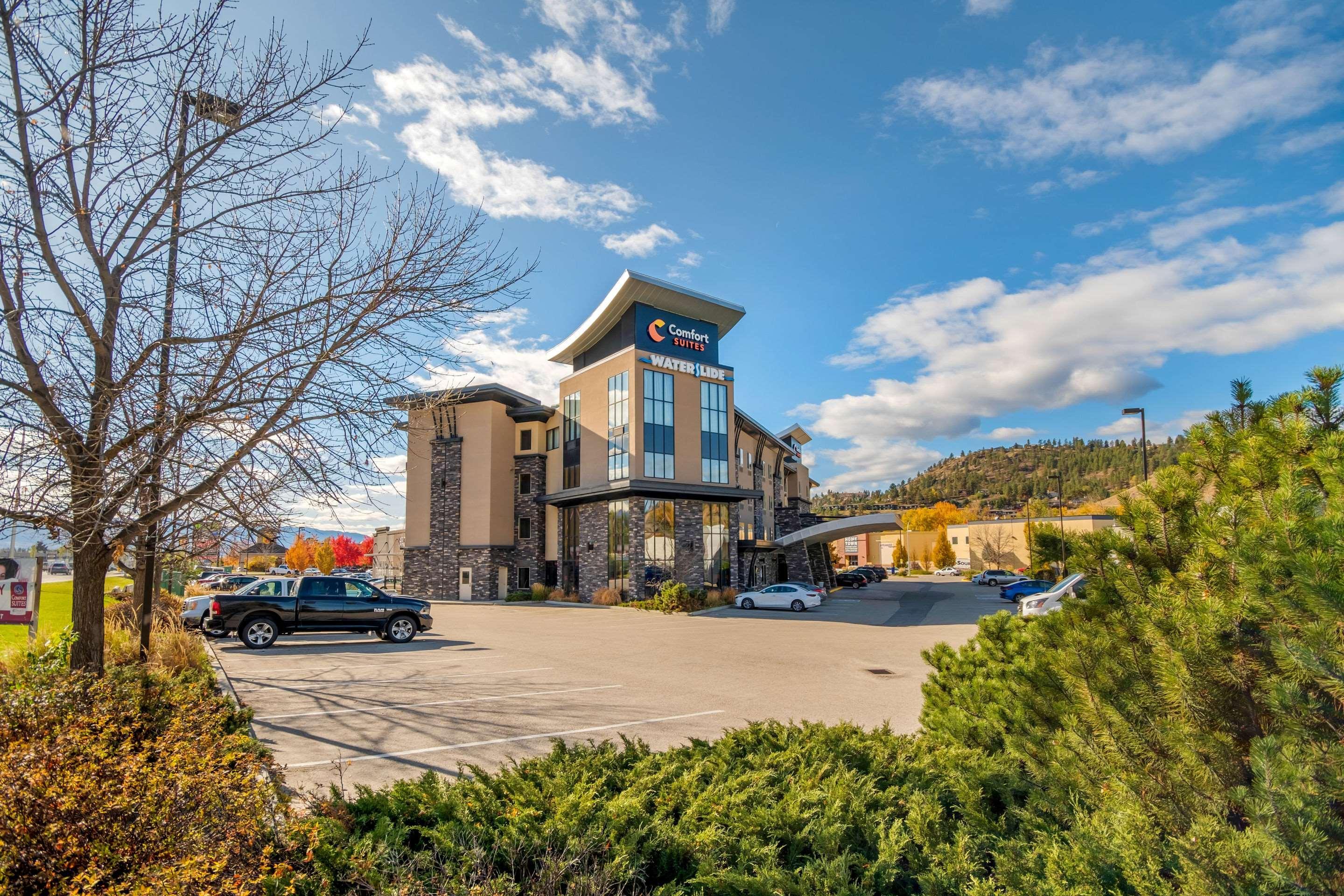 Comfort Suites Kelowna Exterior foto